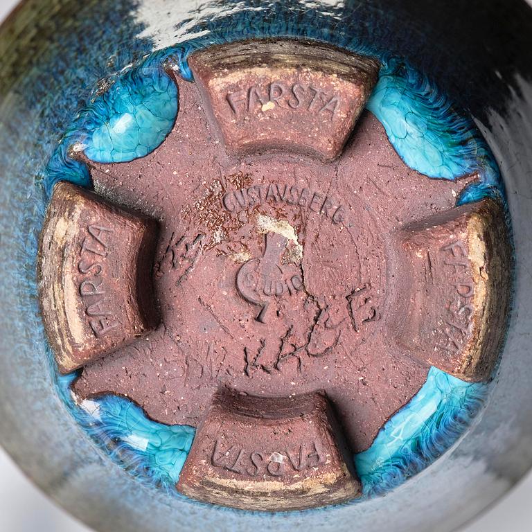 Wilhelm Kåge, a set of two "Farsta" stoneware vases and a footed bowl, Gustavsberg Studio 1956-60.