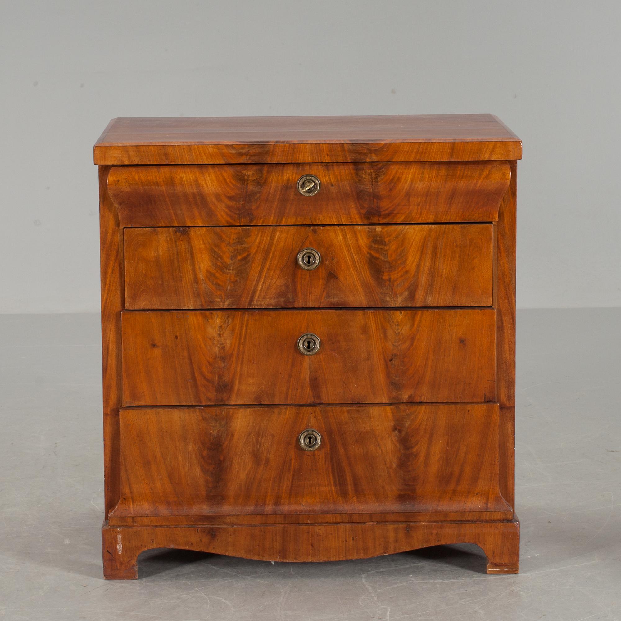 BYRÅ, senempire 1800-talets mitt.