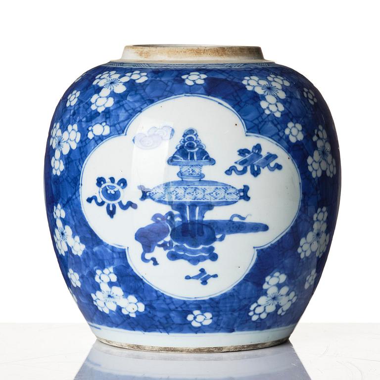 A blue and white 'antiques' jar, Qing dynasty, Kangxi (1662-1722).