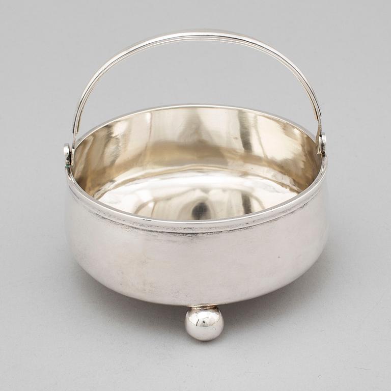 A Russian 19th century silver sugar bowl, unidentified makers mark, St. Petersburg 1871.