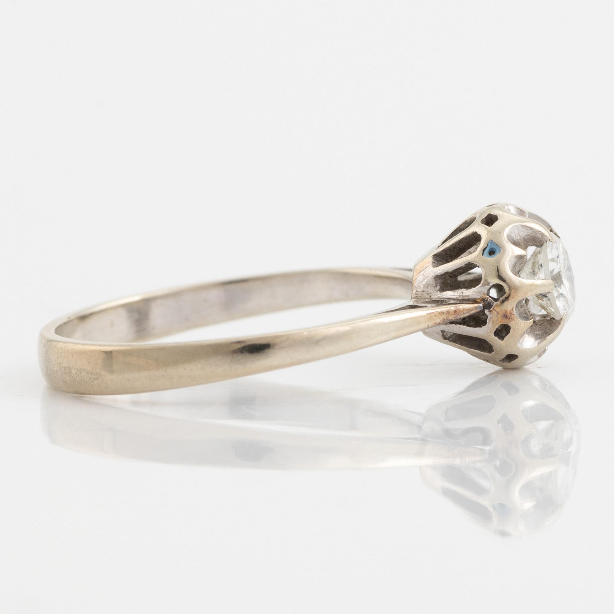 Brilliant cut diamond ring.