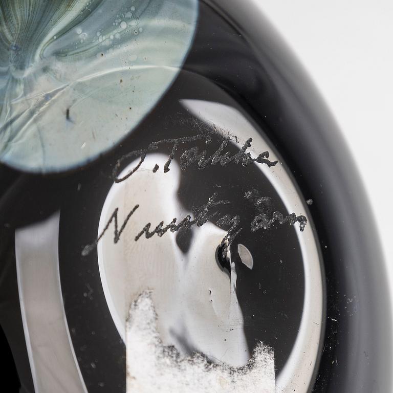 a glass bird, 'Crow', signed Oiva Toikka Nuutajärvi Notsjö.