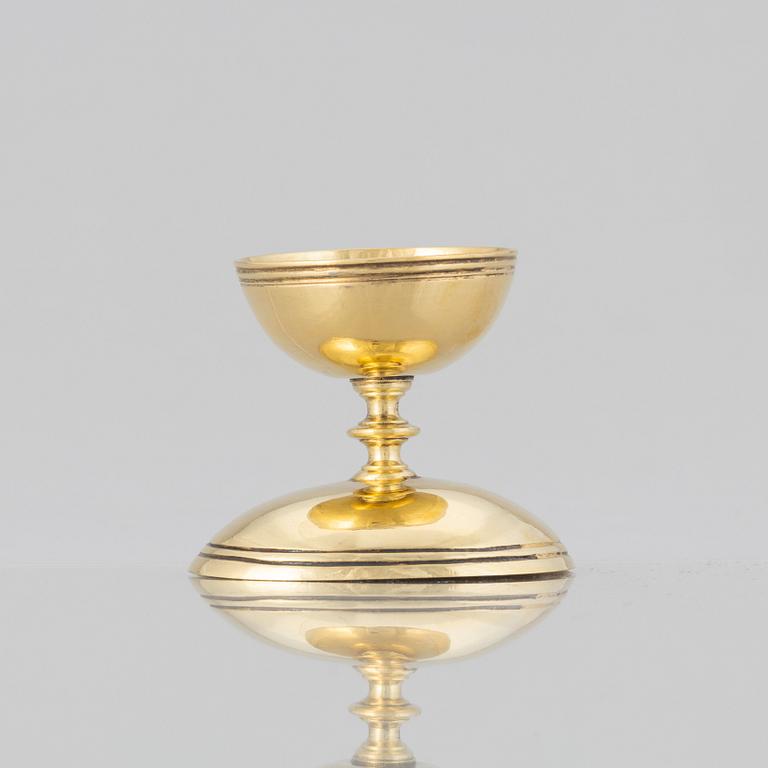 A silver gilt egg-cup. Probably 18th century. Unmarked.