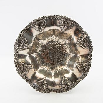 Goblet on foot, Rococo style, first half/mid 20th century, silver plate.