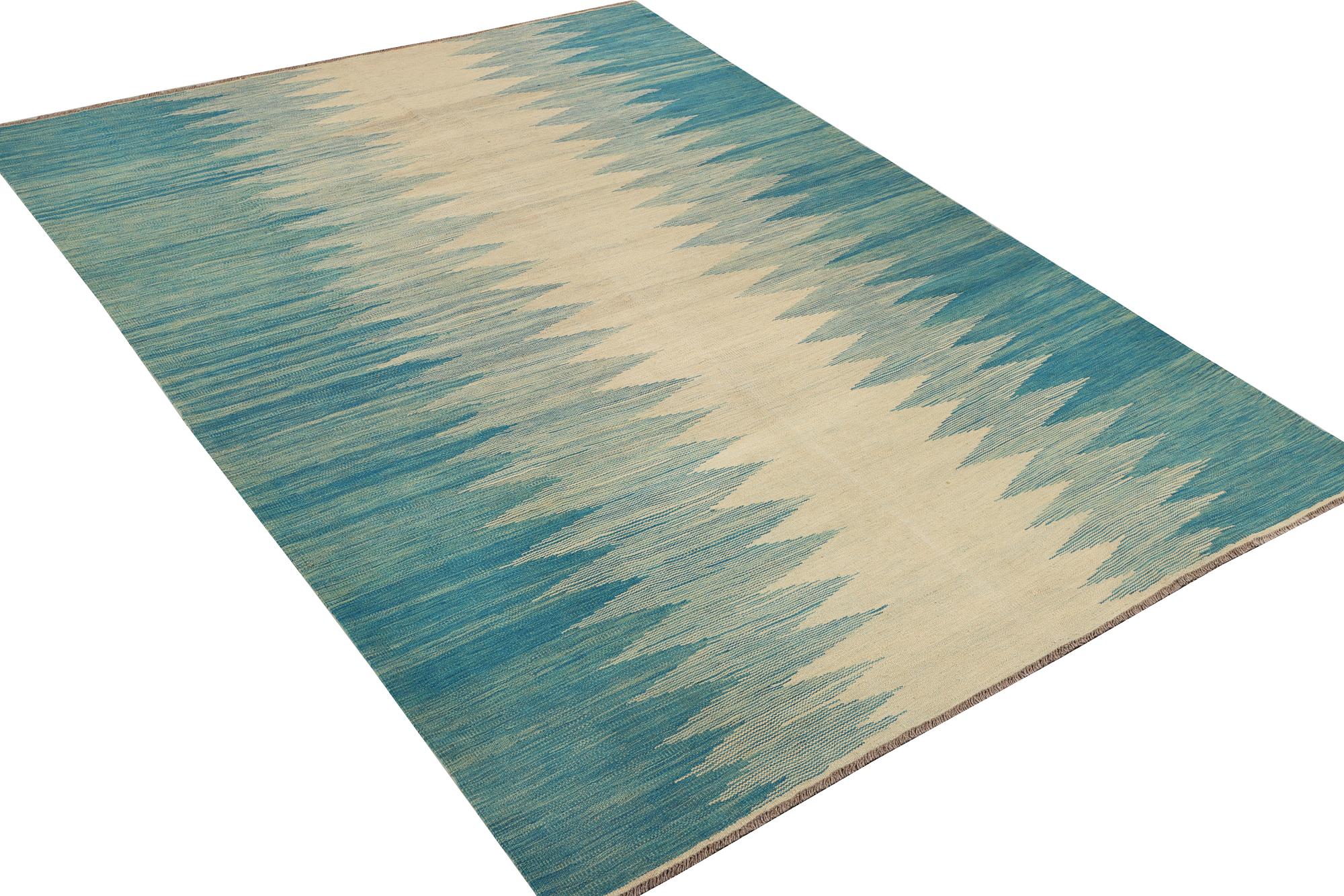 A Kilim carpet, c. 301 x 196 cm.