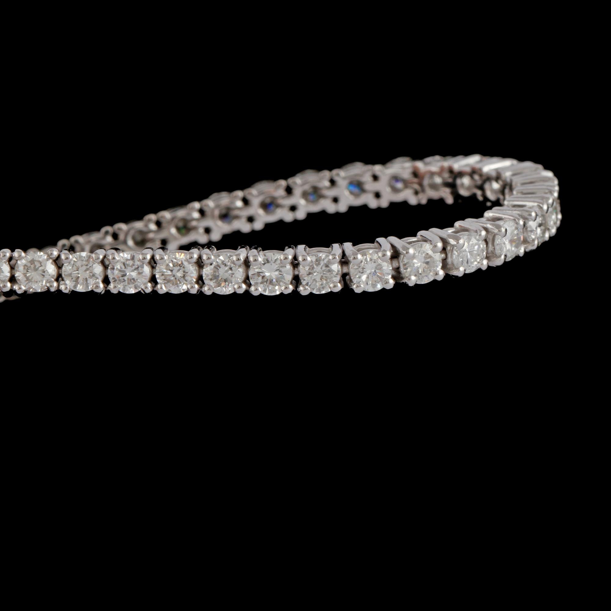 ARMBAND, 18k vitguld med briljantslipade diamanter, 5.02 ct. Vikt 12,4 g.
