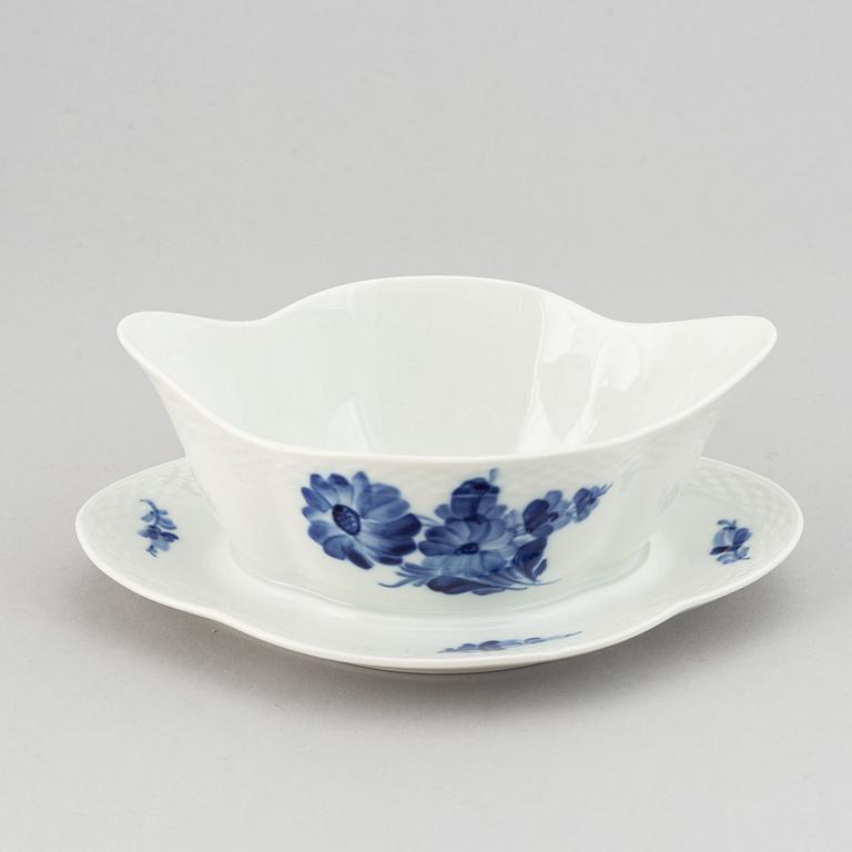 Royal Copenhagen, a part 'Blå Blomst' dinner service, Denmark (41 pieces).