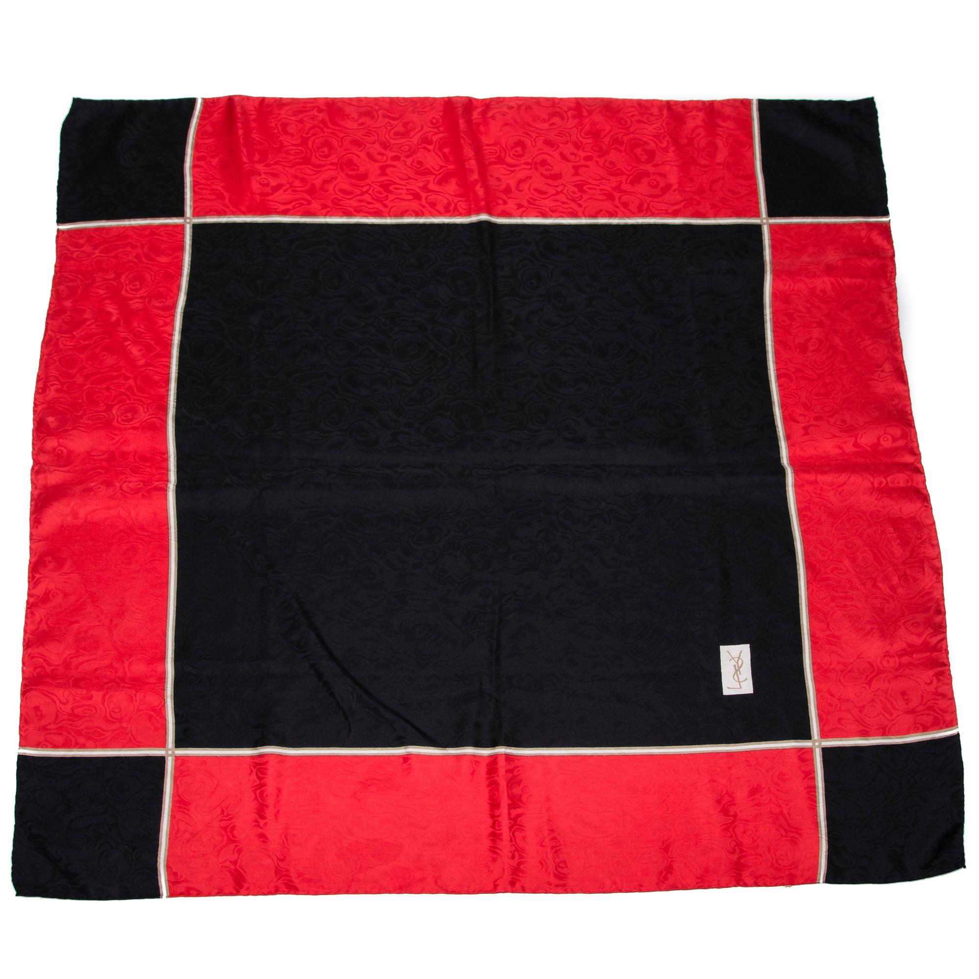SCARF, Yves Saint Laurent.