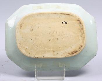 STEKFAT, porslin. Kina 1700-tal.