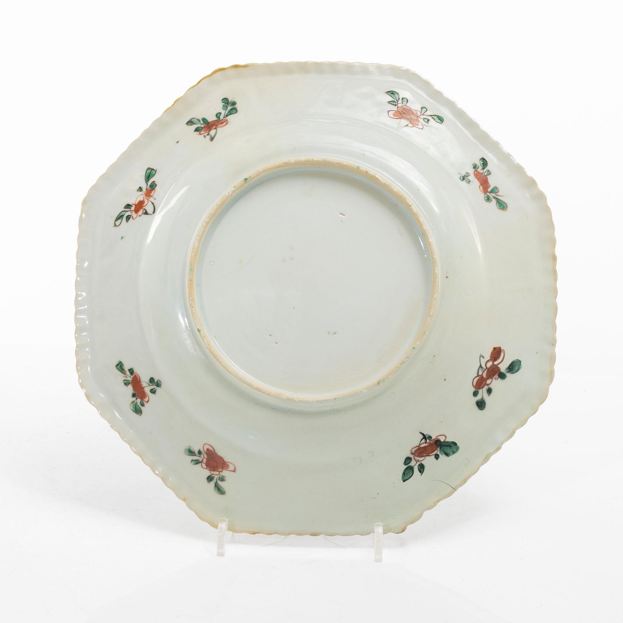 Fat, två stycken, porslin. Qingdynastin, Kangxi (1662-1722).