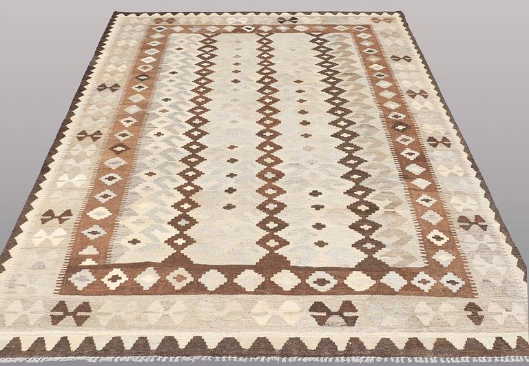 A CARPET, Kilim, ca 301 x 200 cm.