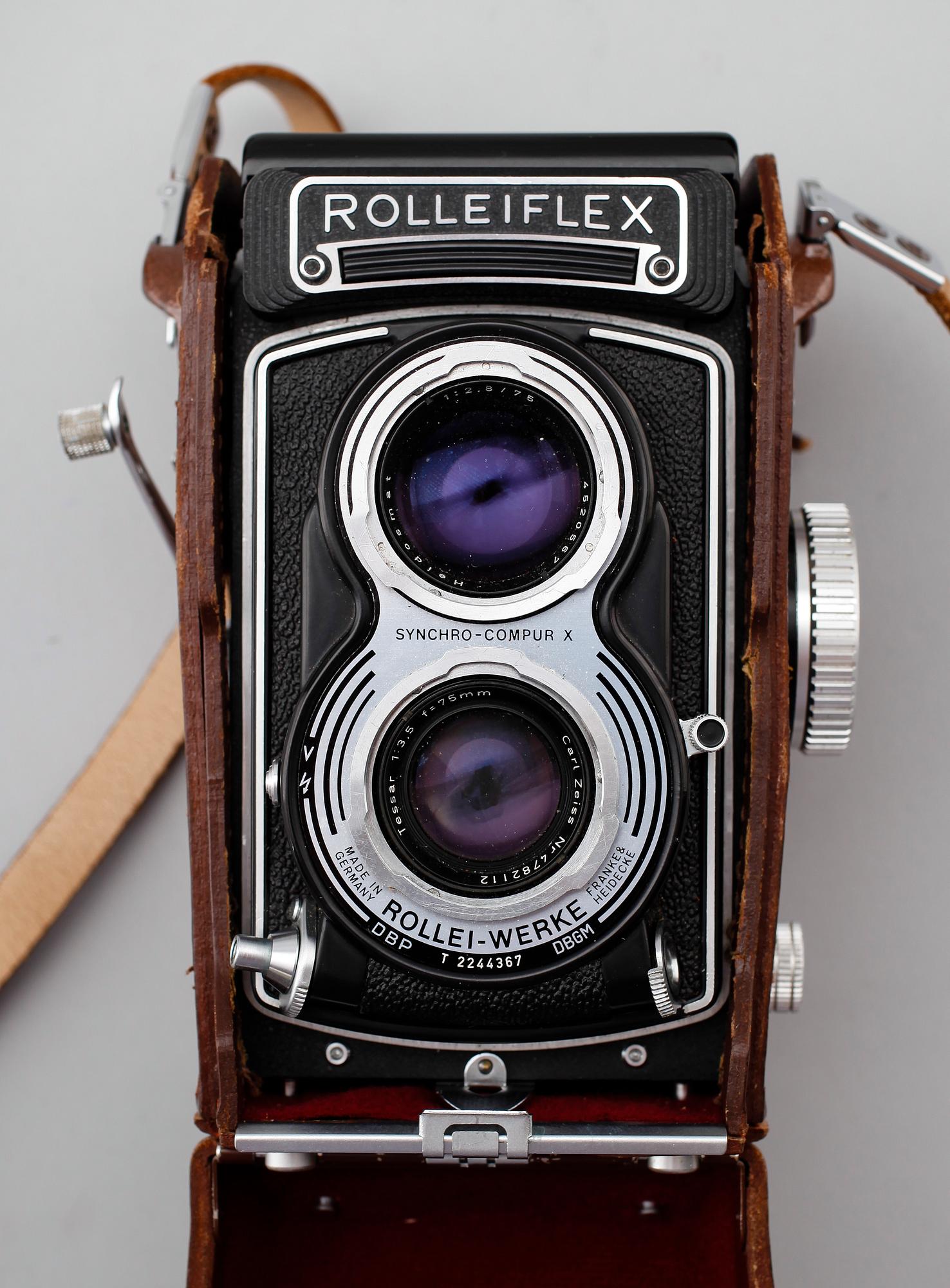 KAMEROR, 3 st, Rolleiflex, Franke & Heidecke, Tyskland, 1900-talets första hälft.