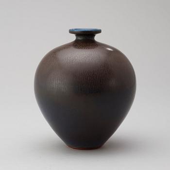 A Berndt Friberg stoneware vase, Gustavsberg Studio 1976.