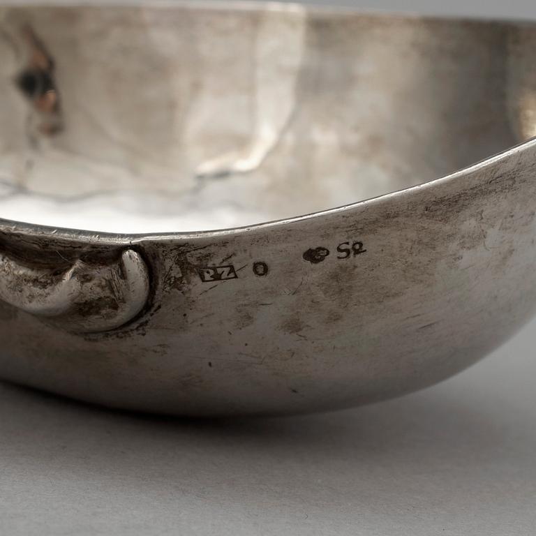 A silver soup ladle by Pehr Zethelius in Stockholm 1800.