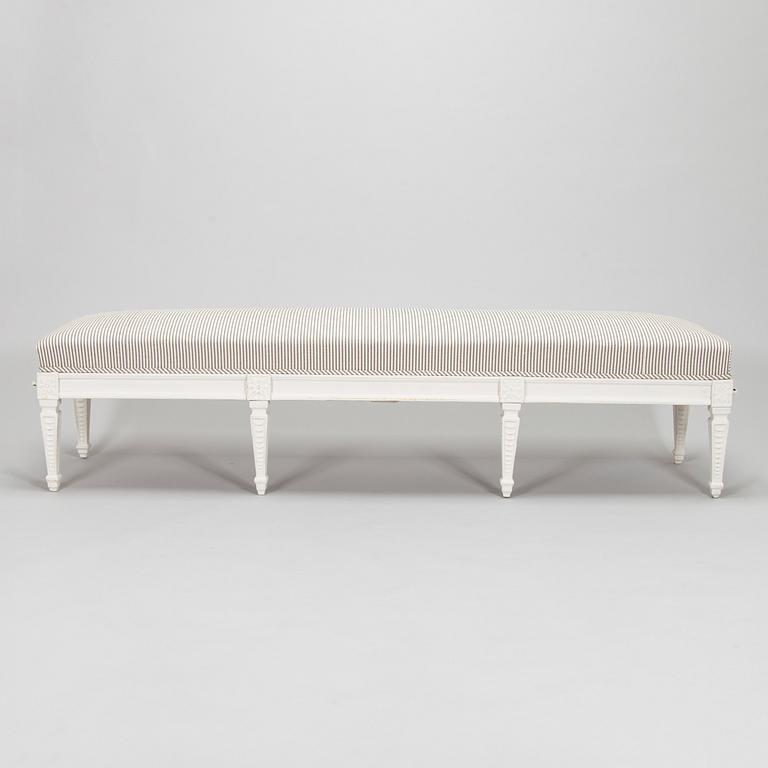 A late Gustavian bench from early 19th century.