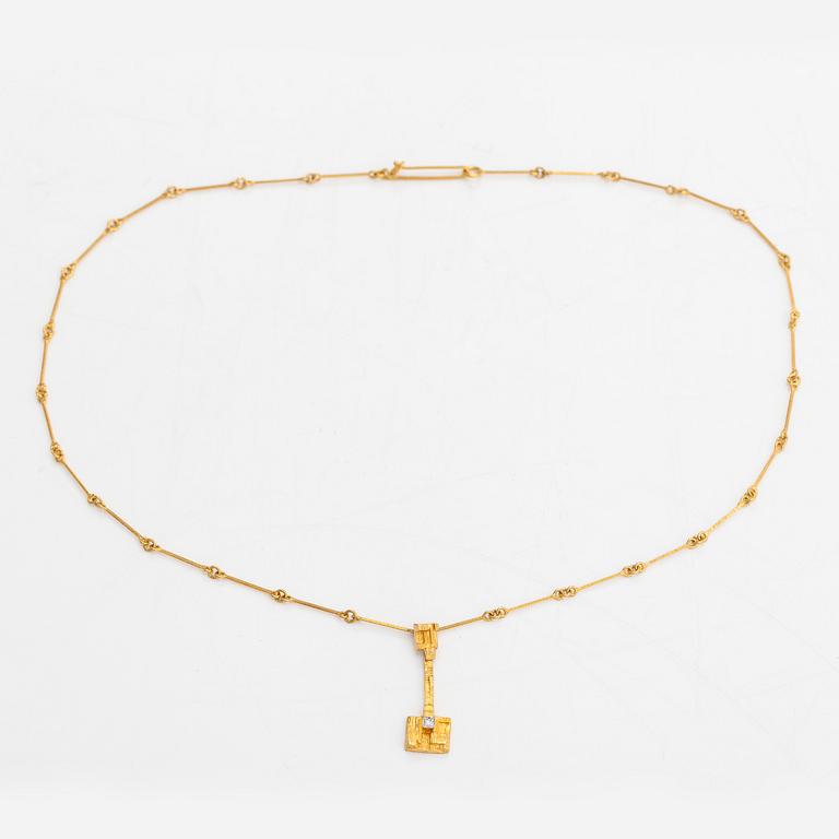 Björn Weckström, An 18K gold necklace "Thai" with an 8/8-cut diamond ca. 0.02 ct. Lapponia 1989.