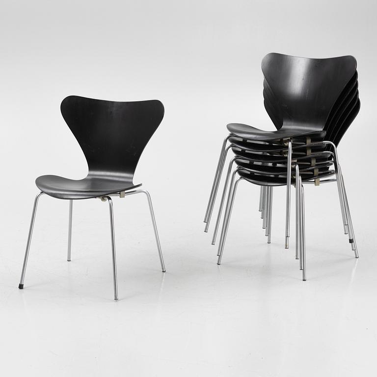 Arne Jacobsen, a set of six model 'Seven' chairs, Fritz Hansen, Denmark.