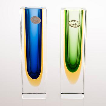Two Murano sommerso glass vases, marked with labels.