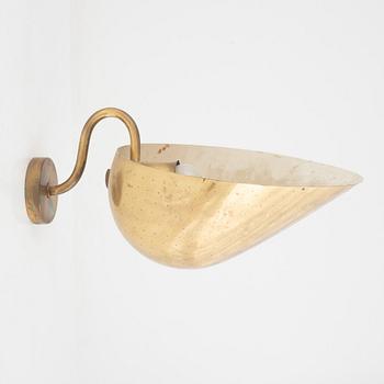 Carl-Axel Acking, a wall sconce model "5019", Bröderna Malmströms Metallvarufabrik, Malmö 1940s-50s.