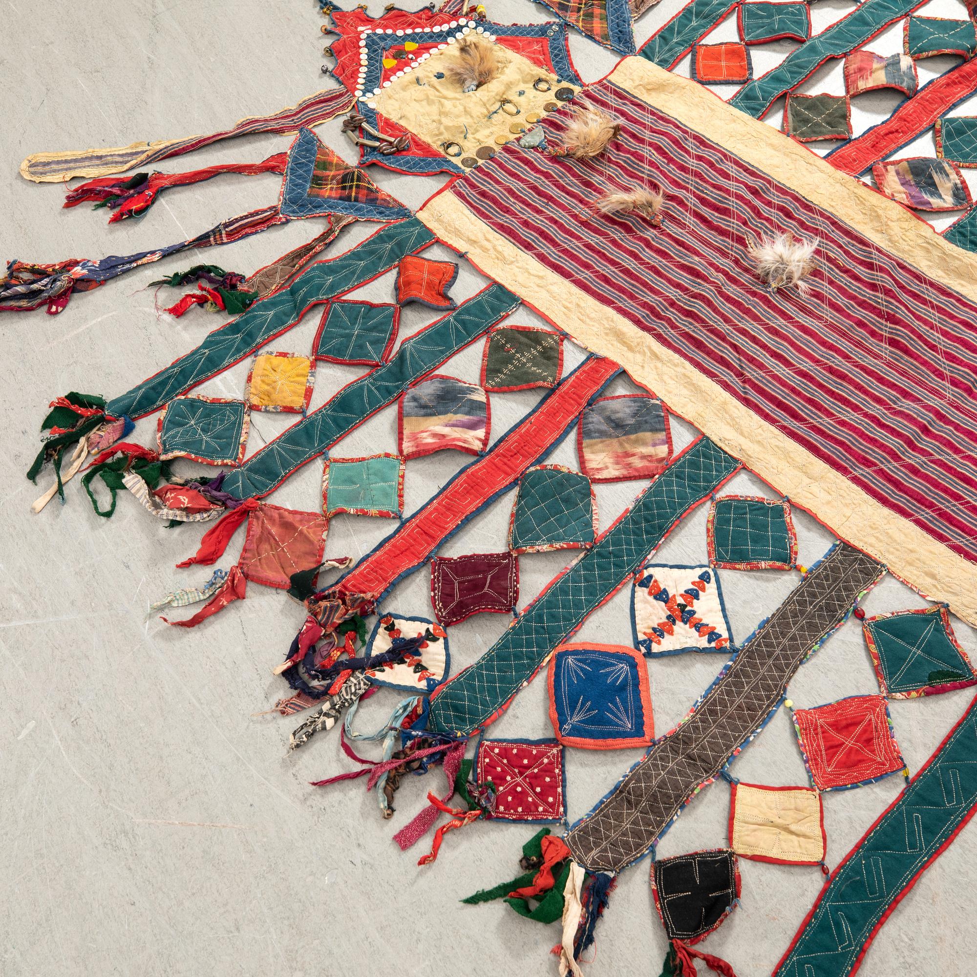 Kamelprydnad Turkmensk semiantik/antik ca 170x145 cm.