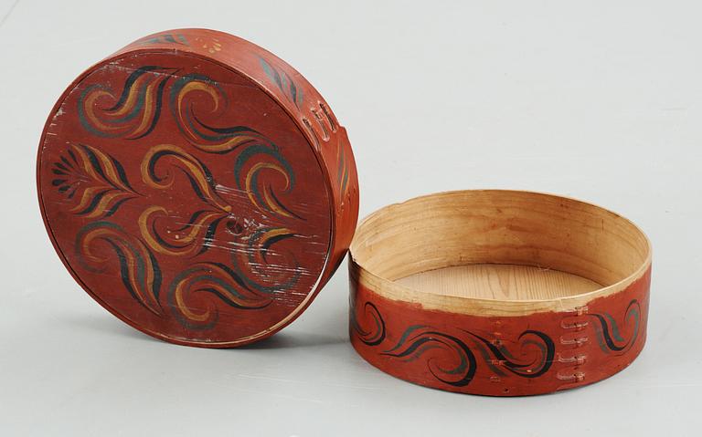 A Norwegian 19th century wood box with cover.