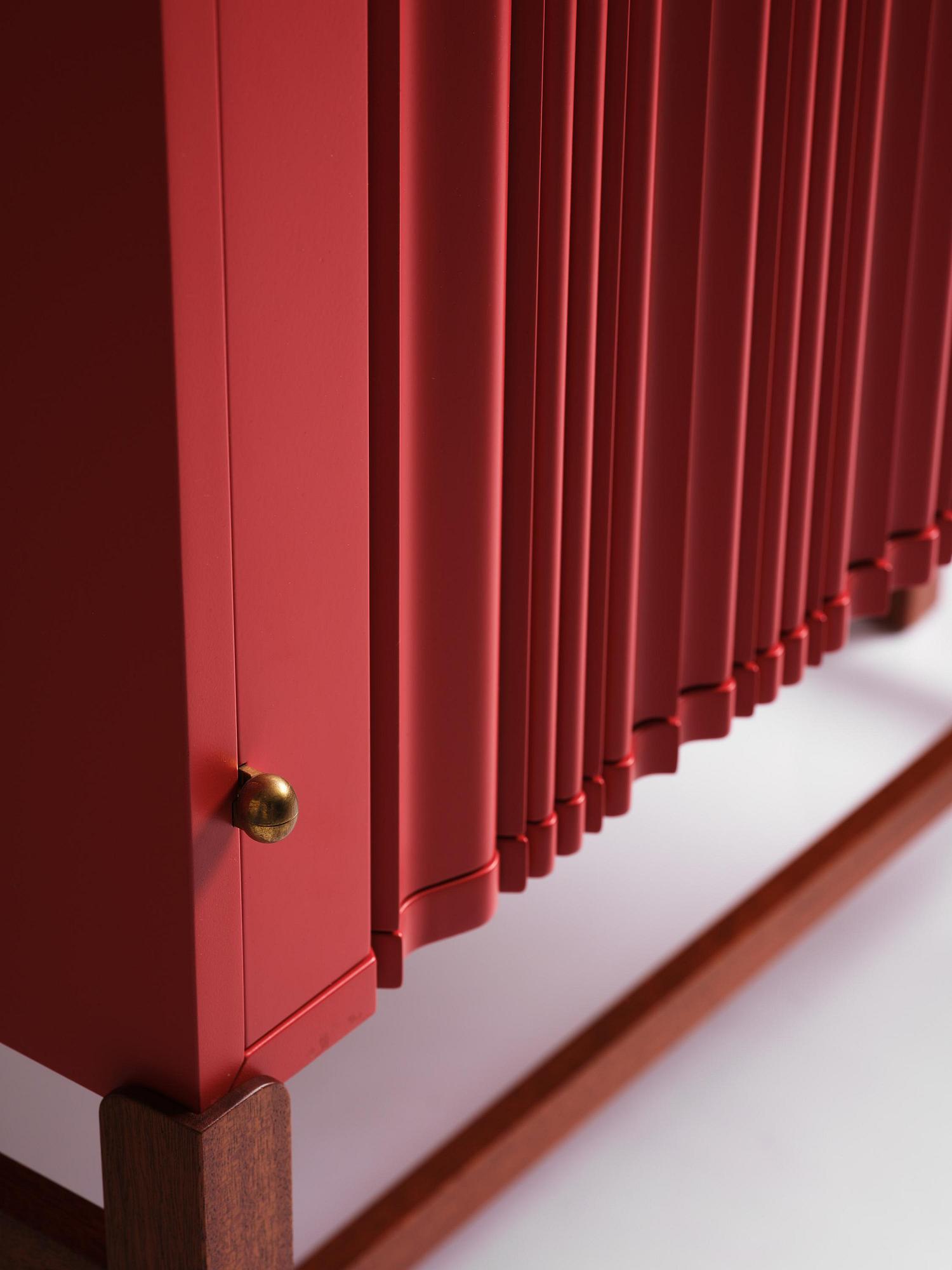 Josef Frank, a cabinet model 2192, Firma Svenskt Tenn, post 1985.