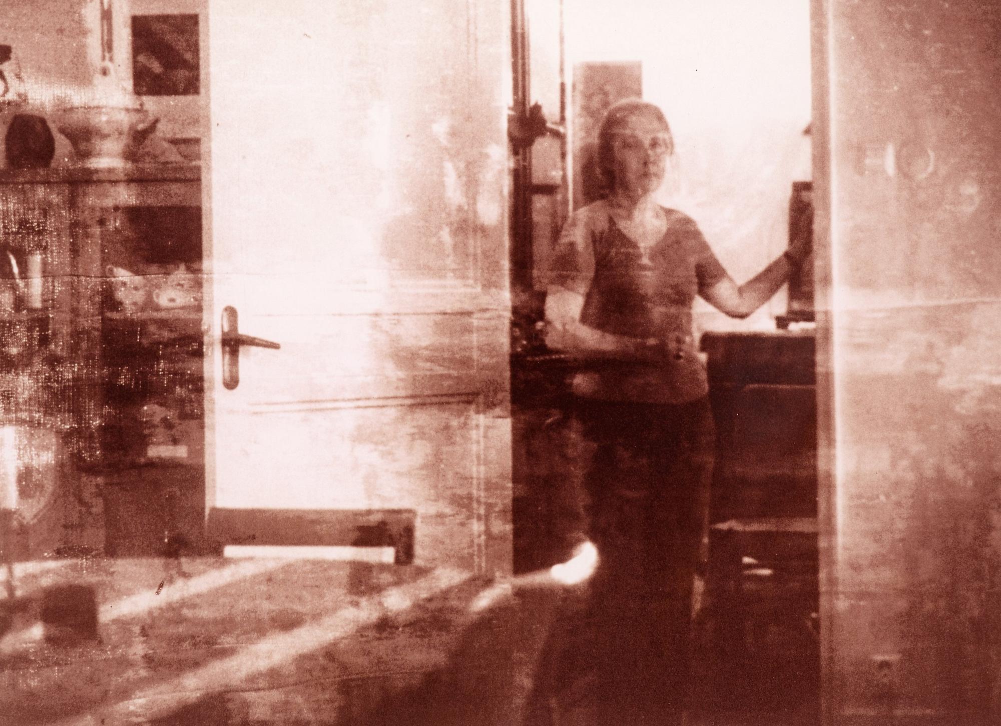 OLA BILLGREN, fotogravyr tryckt i sepia, 2001, signerad med blyerts 9/25.
