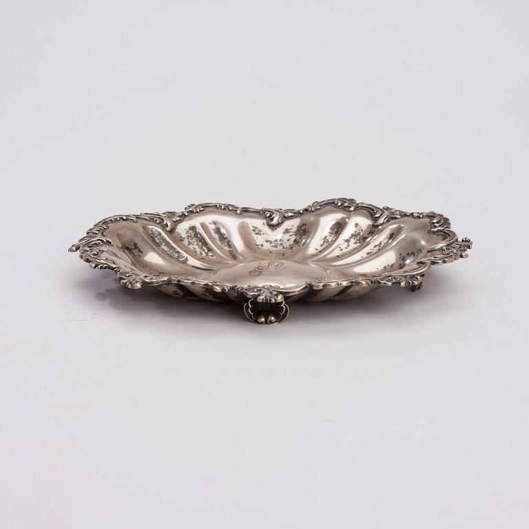 FAT, silver, S:t Petersburg 1837. Vikt 275 g.