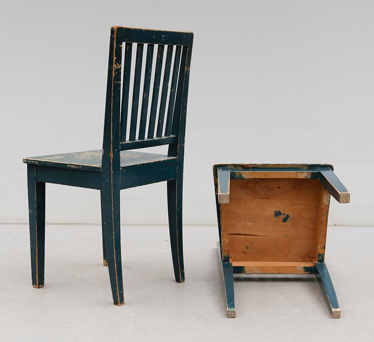 BARNSTOLAR, 2 st, 1900-talets första hälft.