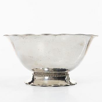 C.G. Hallberg, A Swedish silver bowl, mark of CG Hallberg, Stockholm 1937.