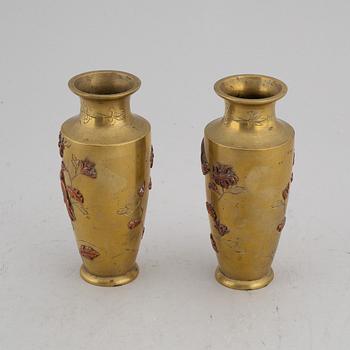 A pair of Japanese vases, early 20th Century.