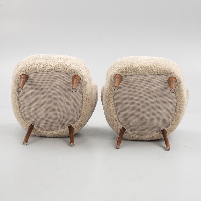 A pair of Swedish Modern armchairs, mid 20th century.