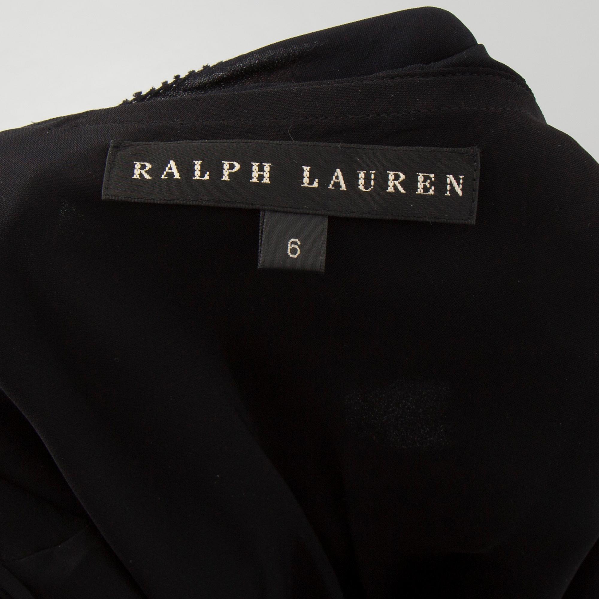 A skirt, topp and a blause by Ralph Lauren.