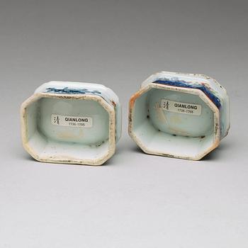 A set of two famille rose salts, Qing dynasty, Qianlong (1736-95).