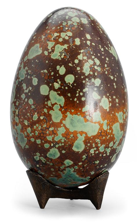 A Hans Hedberg faience egg, Biot, France.