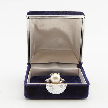 Ring, 14K gold with pearl.
