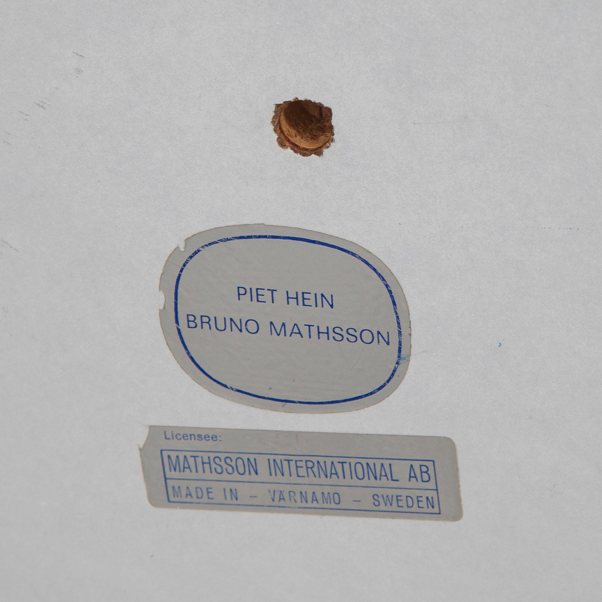 Bruno Mathsson & Piet Hein, soffbord, "Supercirkel", Mathsson International, Värnamo.