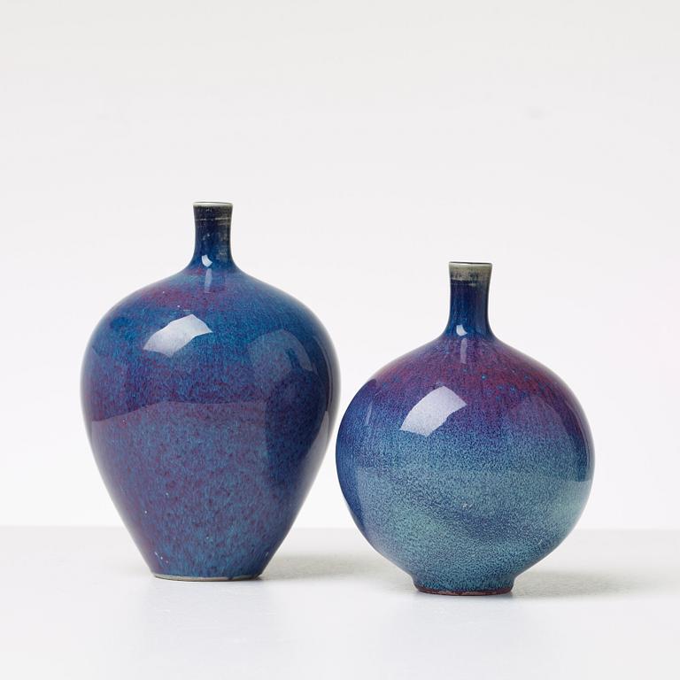 VASER, 2 st, stengods, Berndt Friberg, Gustavsberg Studio 1975 och 1977.