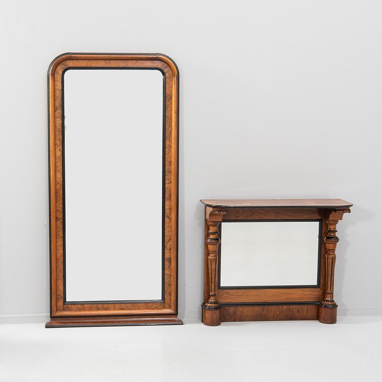 Spegel med konsolbord omkring 1900.