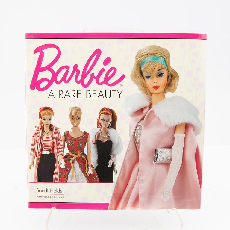 Böcker 3 st. bl a "Barbie a Rare Beauty" Sandra Holder, FW Media 2010.