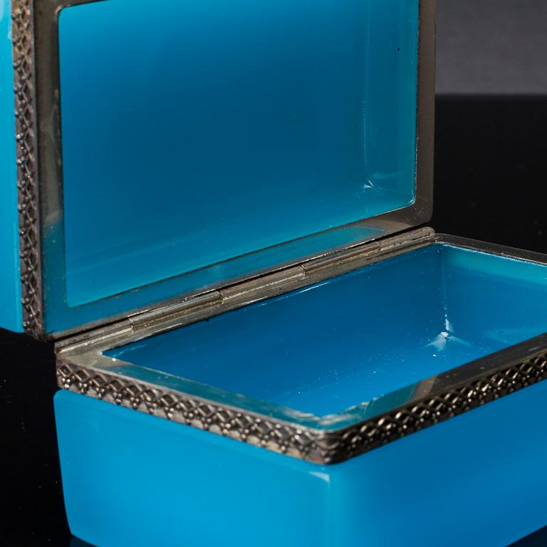 A FRENCH GLASS BOX, first half of 20th century.