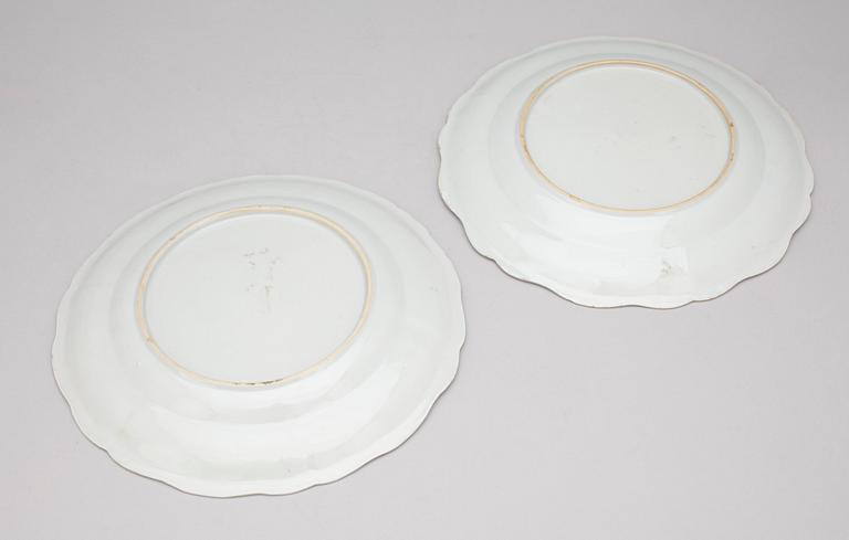 TALLRIKAR, ett par, porslin, Kina, Qianlong (1736-1796).