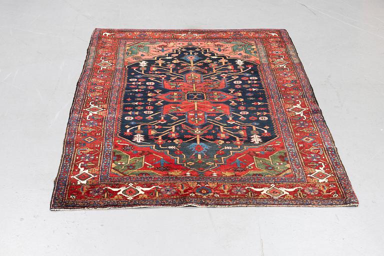 A rug, semi-antique Heriz, ca 203 x 144 cm.