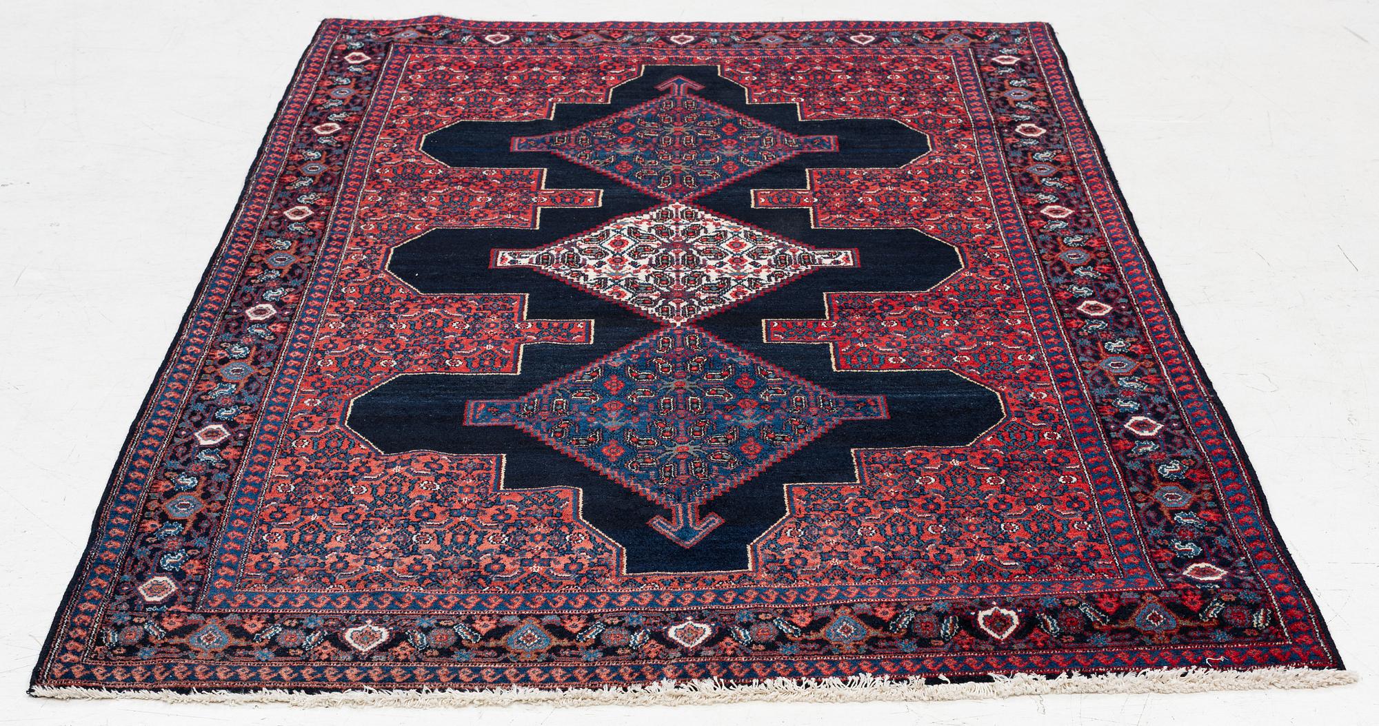 Rug, Senneh, approx. 207 x 140 cm.