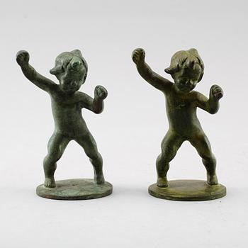 SKULPTURER, 2 st, grönpatinerad brons, 1900-talets första hälft.