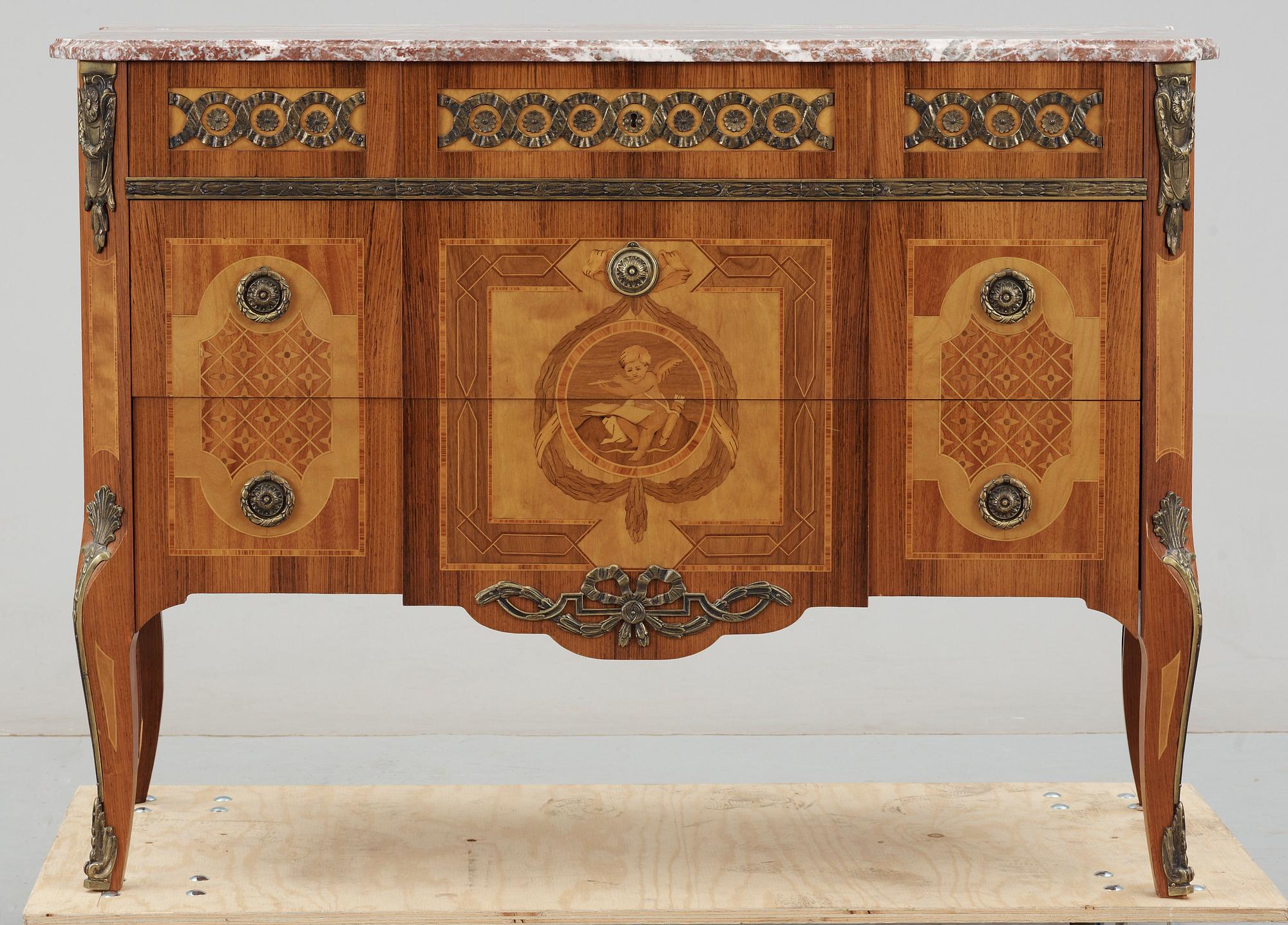 BYRÅ, gustaviansk stil, 1900-talets mitt.