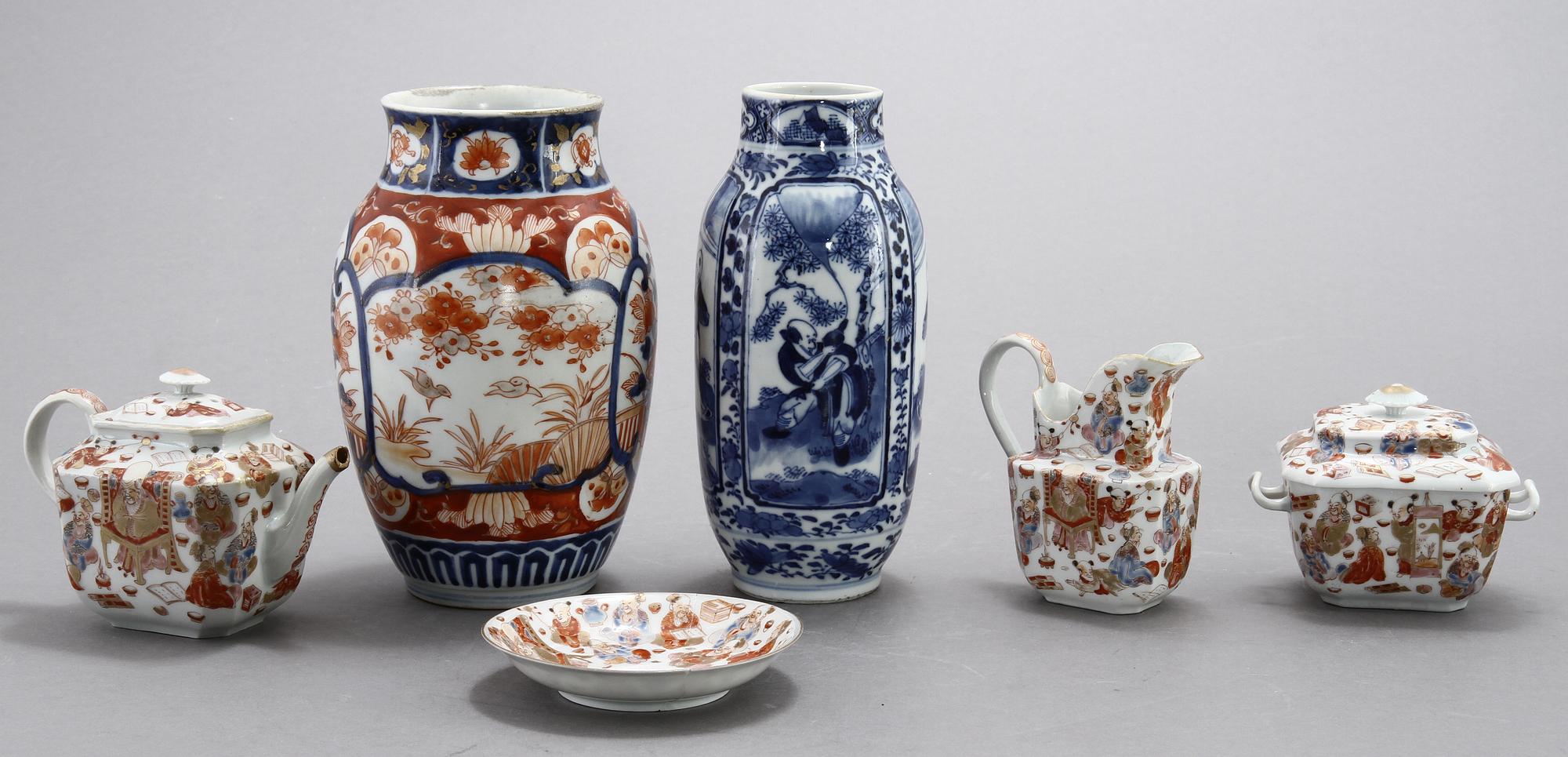 PARTI PORSLIN, 12 delar, Kina/Japan, 1700/1800-tal.