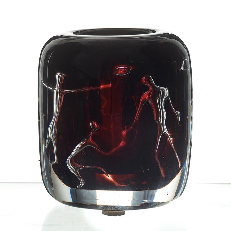 Edvin Öhrström, An Edvin Öhrström 'Ariel' glass vase, Orrefors 1937. (no 63).