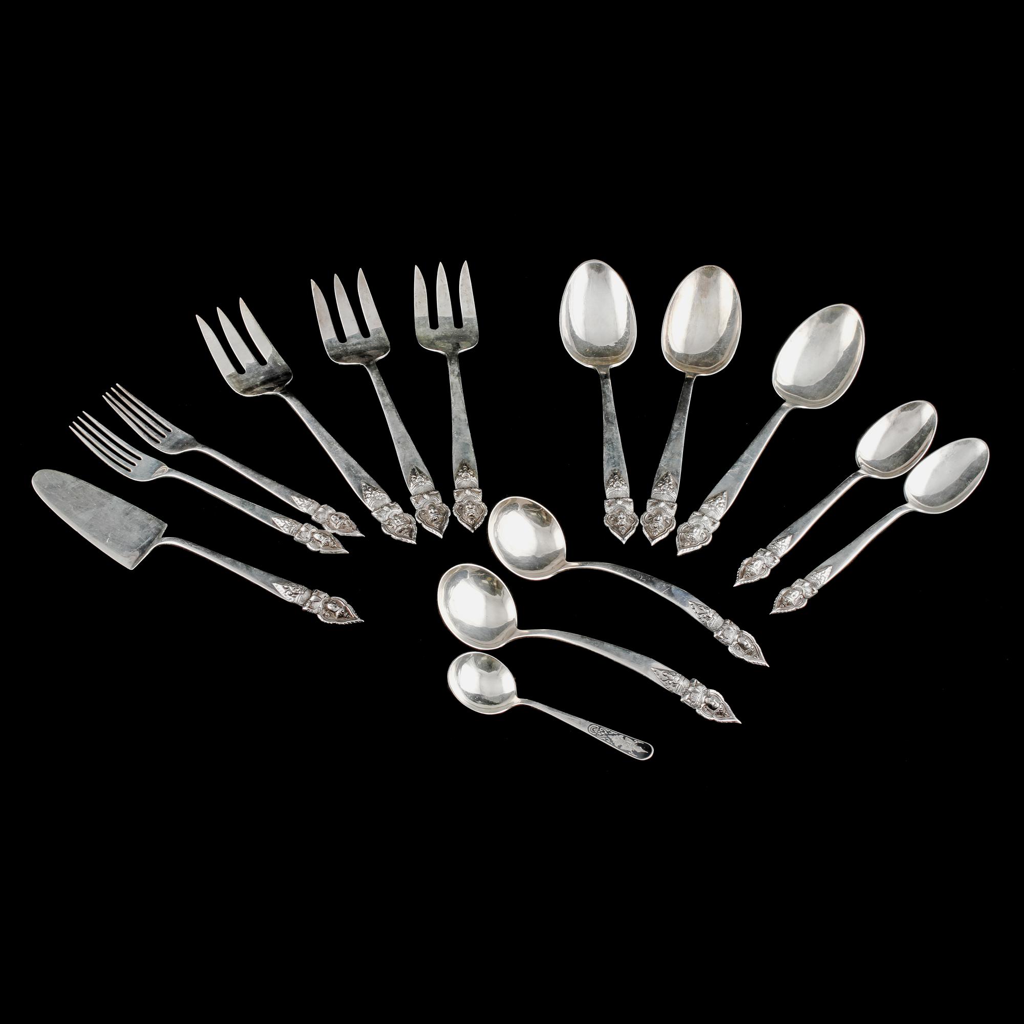 BESTICKSERVIS, 64 delar, silver, 1900-talets andra hälft, total vikt ca 1445 g.