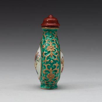 An enamelled snuff bottle with stopper, 20th Century with Qianlong mark in red.